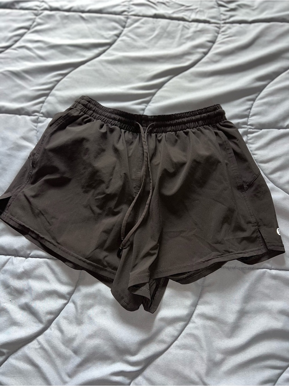 Lululemon pace rival shorts